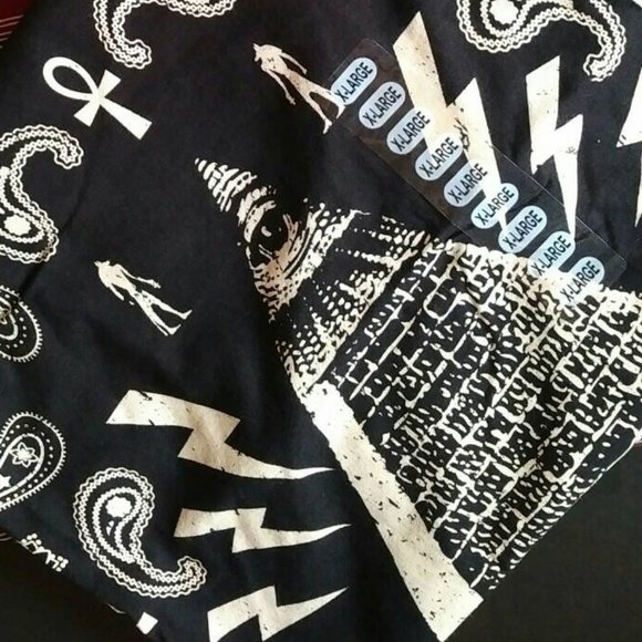 NEW Men's Black T-shirt, Super-cool Aztec pyramid motif, XL - Picture 3 of 3